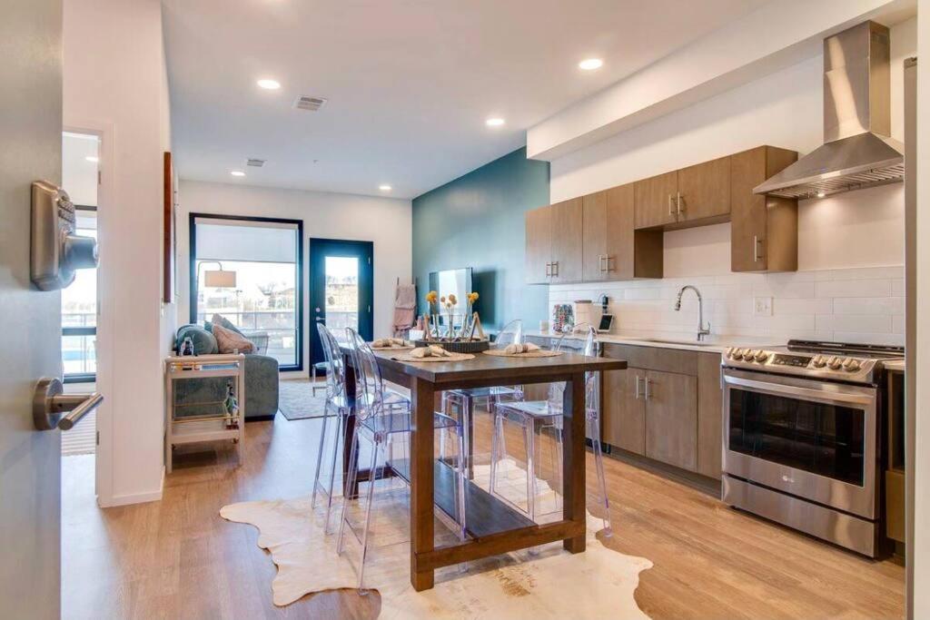 Stylish Downtown Condo W/ Pool & Parking Nashville Dış mekan fotoğraf