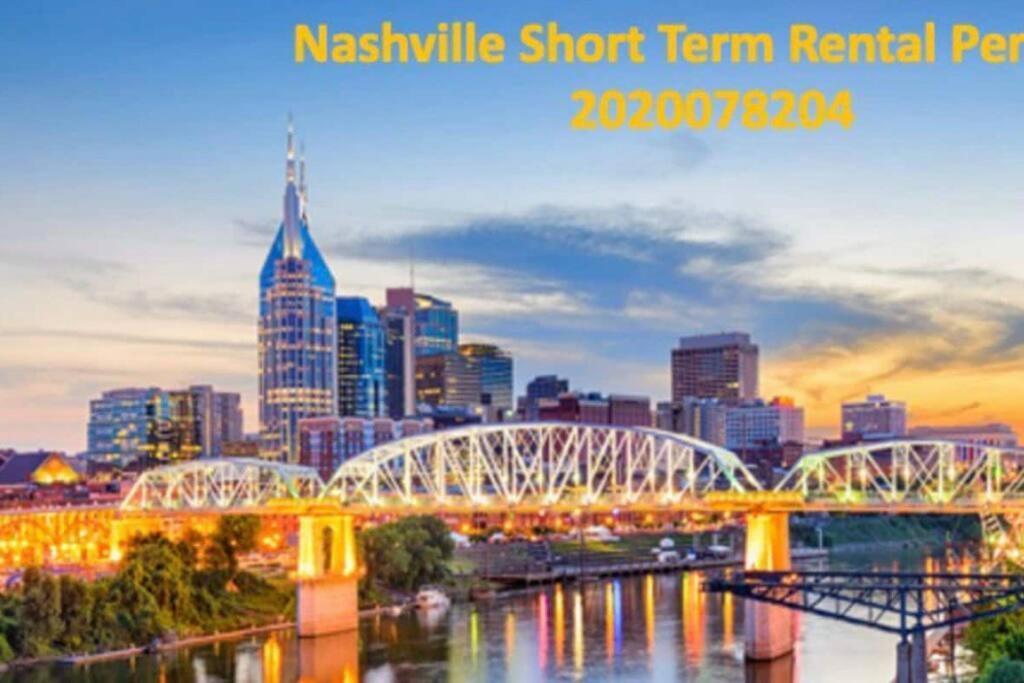 Stylish Downtown Condo W/ Pool & Parking Nashville Dış mekan fotoğraf